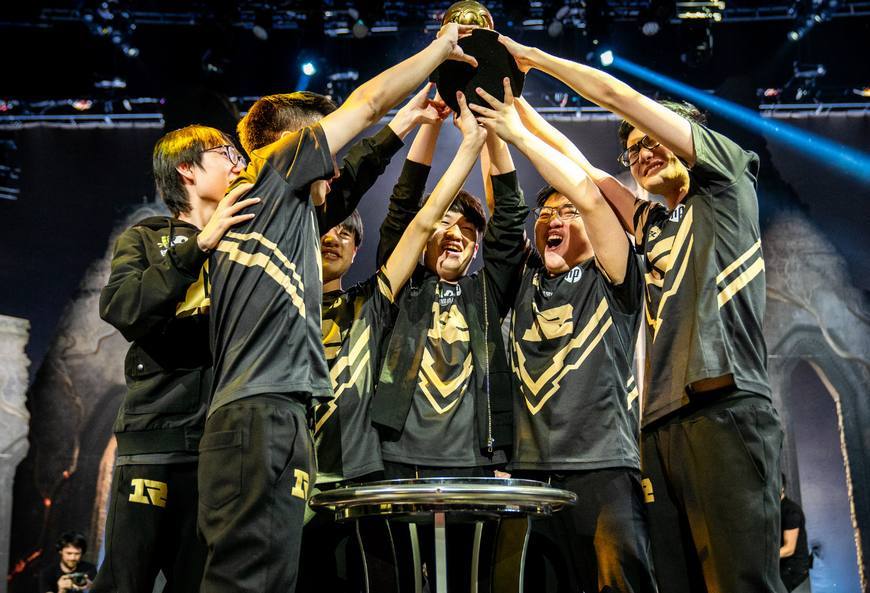 包含Karsa在日本队比赛中比分优势明显，战术调整引发热议！的词条爱游戏官方入口